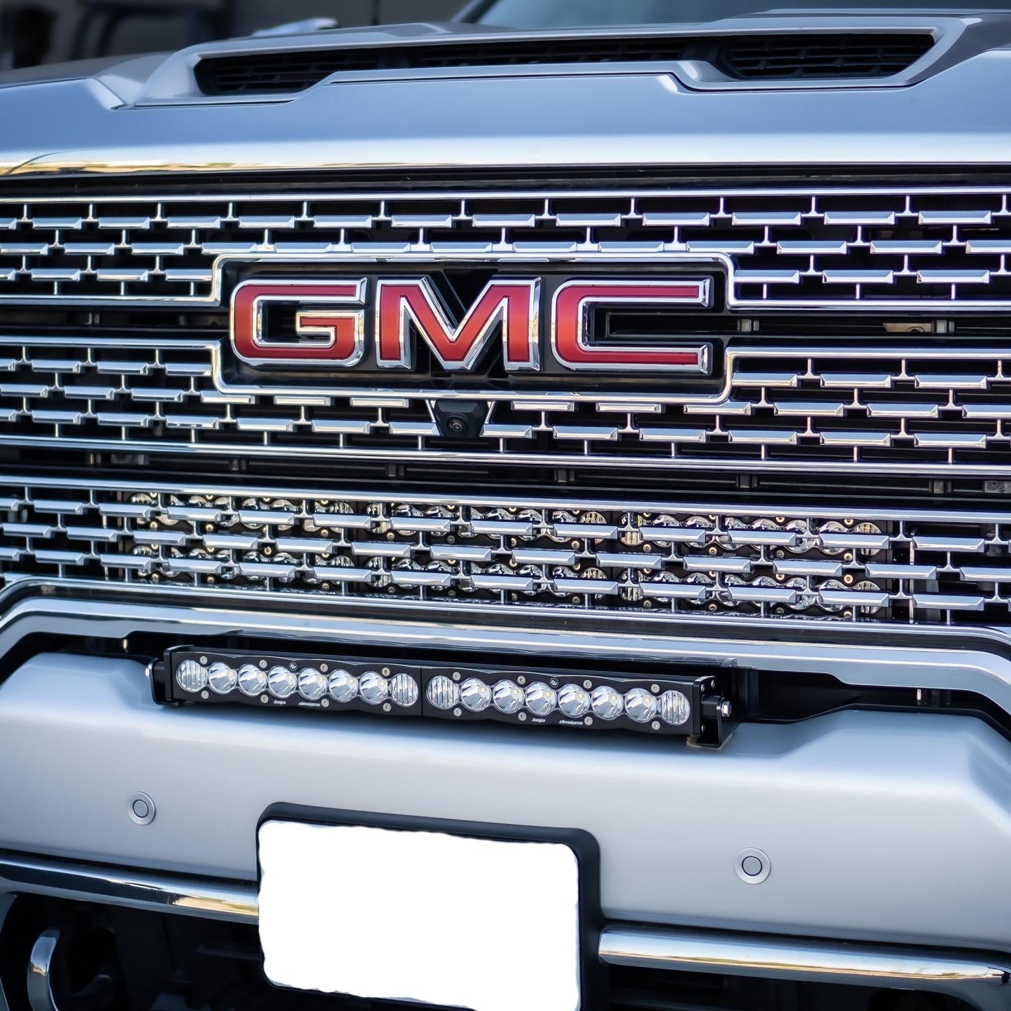 '20-22 GMC 2500/3500 Baja Designs 30" S8 Behind the Grille LED Light Bar Kit